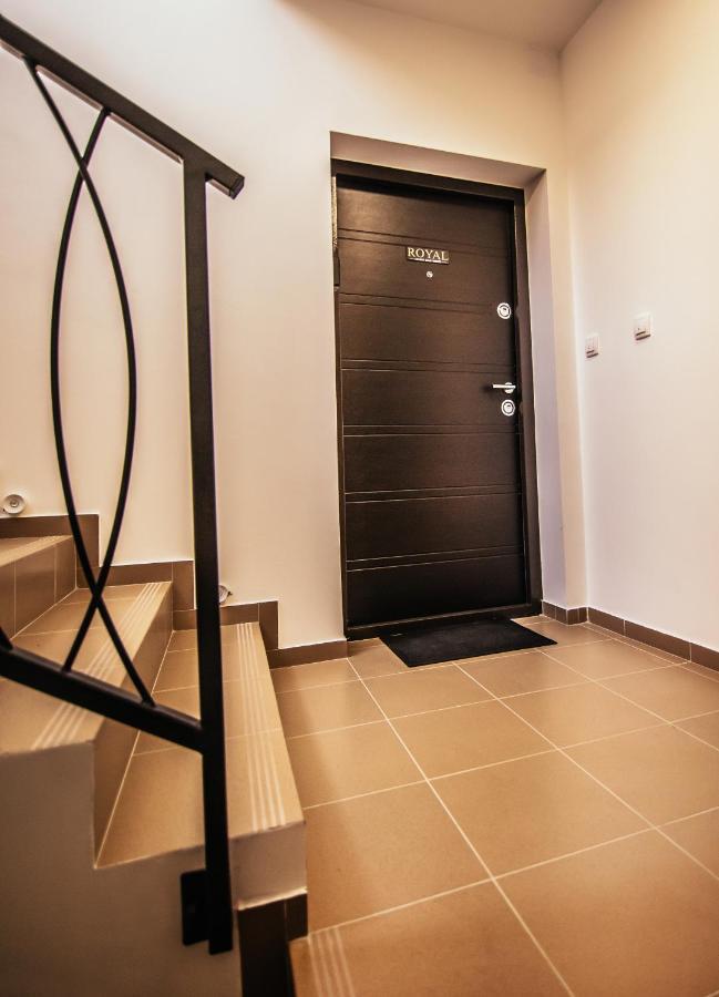 Royal Luxury Apartment Vrsac Exteriör bild